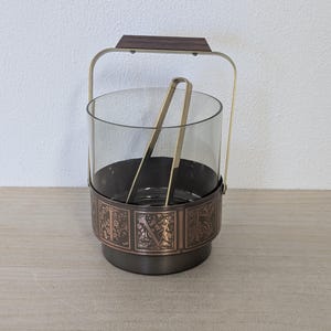 Ice cube tray made of copper and glass