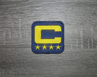 ネイビー キャプテン C パッチ 4つ星 (オールゴールド) 刺繍アイロンパッチ 3インチ x 3インチ