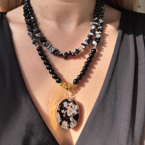 Moderne edelsteenketting zwarte onyx, handgemaakte statement sieraden, obsidiaan edelsteencadeau, elegant accessoire voor vrouwen, Moederdagcadeau