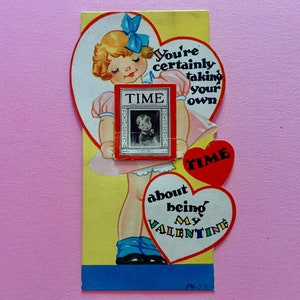 Vintage Valentijnsdag kaart klein meisje met een nummer van Time Magazine