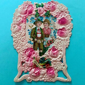 Grande carte vintage de la Saint-Valentin garçon et fille à l’intérieur de Puffy Heart of Roses