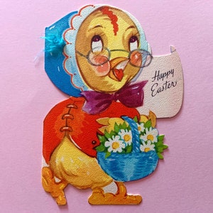 Carte de voeux de Pâques vintage Poussin anthropomorphe dans des verres portant un panier