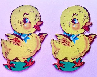 2 Vintage Ostern Küken Karton Dekorationen Wanddekor Baby Enten mit blauen Schleifen