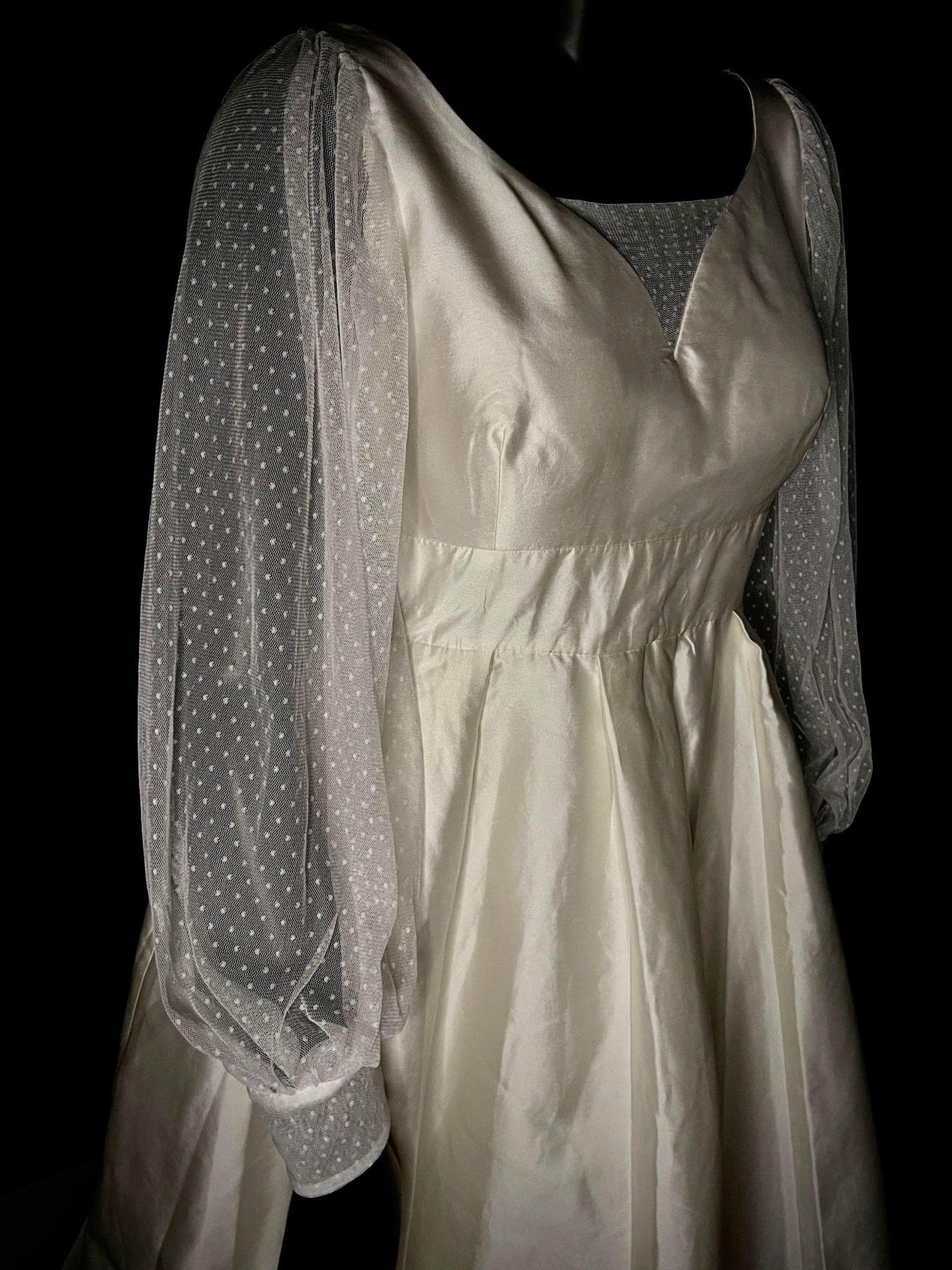 Plus Size Bubble Sleeve Sweetheart Designer Taffeta Wedding Dress