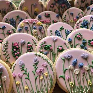 Wildflower Design Sugar Cookies, Heart or Circle Shape, Neutral and Vibrant Colors Circle Shape