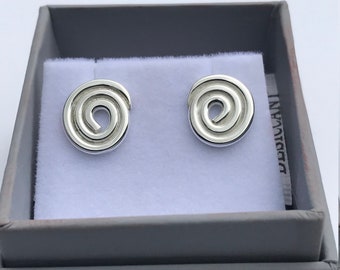 Swirl Studs