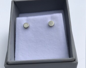 Dot Studs