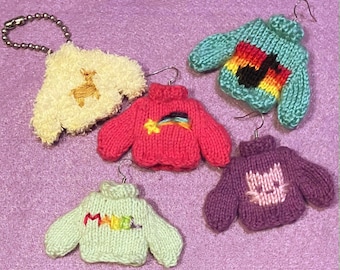 Orecchini Mini Mabel a forma di maglione (fatti a mano)