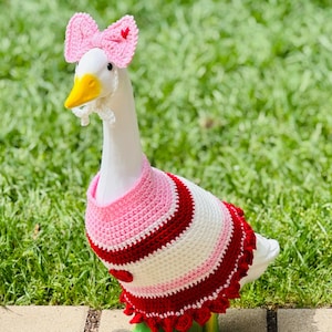 Valentine’s Day Sweater & Bow Set for 23” Porch Goose – Festive Outfit