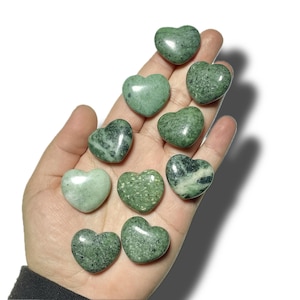 Corazones de cristal pulido de nefrita jade abultado de 30 mm / Corazones abultados de jade natural tallados a mano / Corazones de bolsillo / Corazones de piedras preciosas talladas