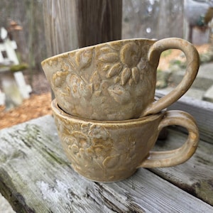 Handgemachte Ton Cappuccino-Keramik-Tasse, Sonnenblumen-Muster, 12 oz
