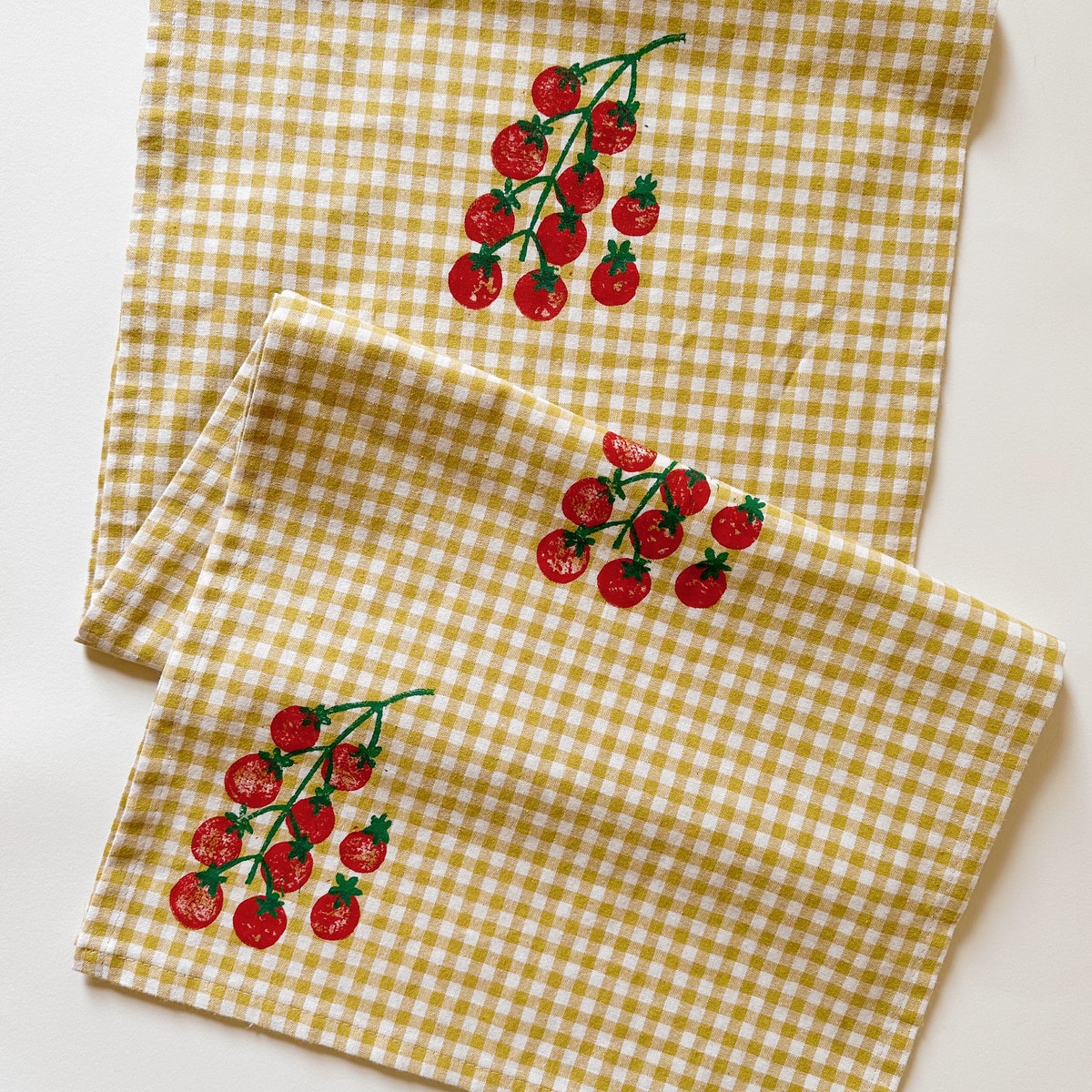Hand Block Printed Table Runner. Tomatoes on Gingham. Boho Decor. Hostess or Housewarming Gift. Cherry Tomatoes. Mustard. Italy. - Etsy