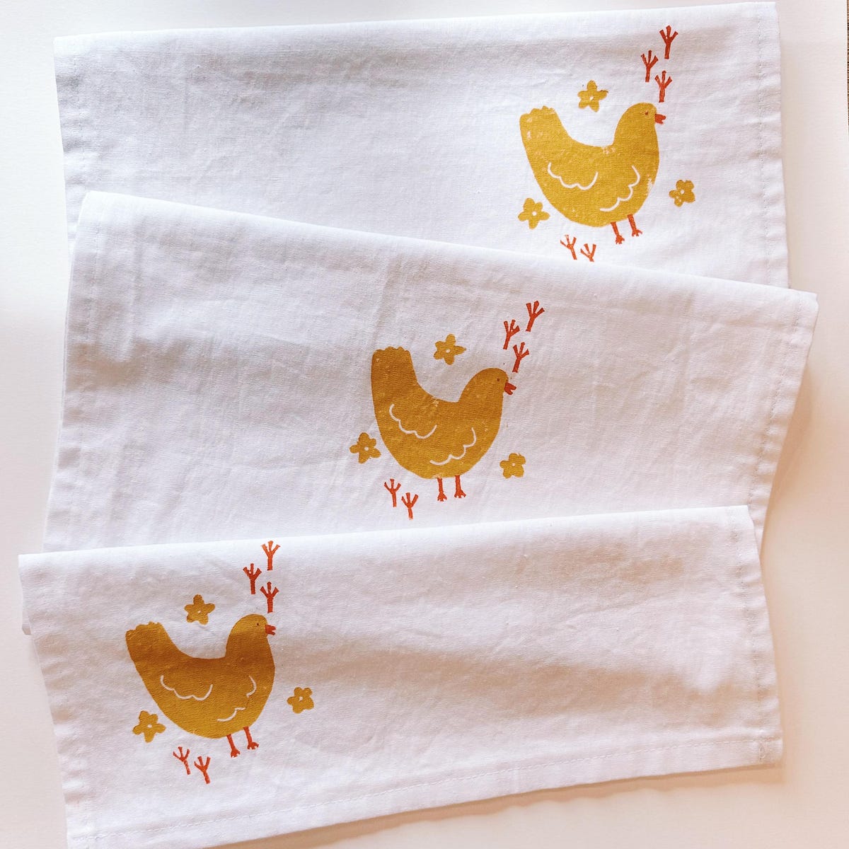 Hand Block Printed Table Runner. Chickens on White. Boho Decor. Linen Tablecloth. Birthday or Dinner Party Decor. Gardening. Chicks Garden. - Etsy