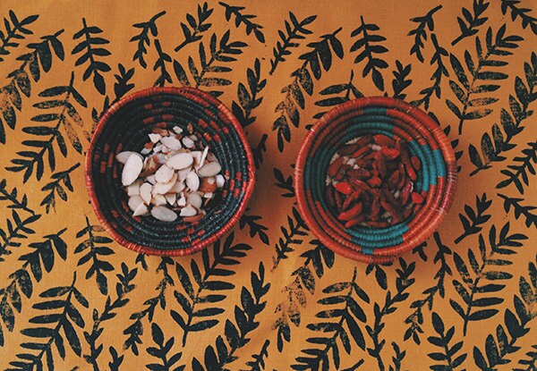 Ensemble de Serviettes Dîner en Lin. Feuilles Jungle Moutarde. Bloc à Main Imprimé/Napperons. Feuill