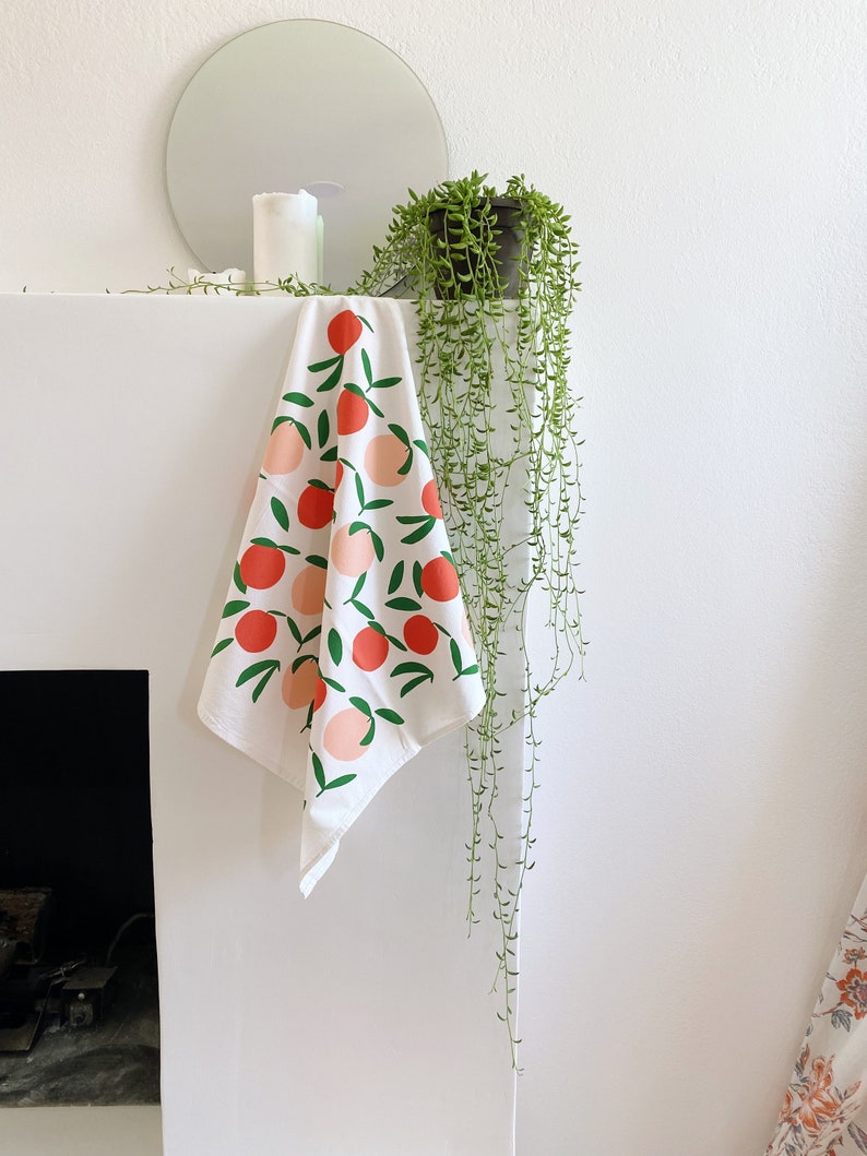 screen printed tea towel. peach toss on white. flour sack cotton kitchen towel. ecofriendly. boho home. gift / hostess / mom. fruit.