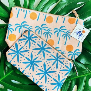 Palmen Sonnenuntergang 2er Set. Blockdruck Reißverschlusstäschchen. Schminktasche. Federmäppchen. Reisekosmetik. Küsten Geschenk für sie.