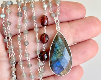 Labradorite Long Necklace, Blue Flash Labradorite Pendant, Labradorite and Garnet Statement Necklace in Silver, Beaded Boho Gift for her