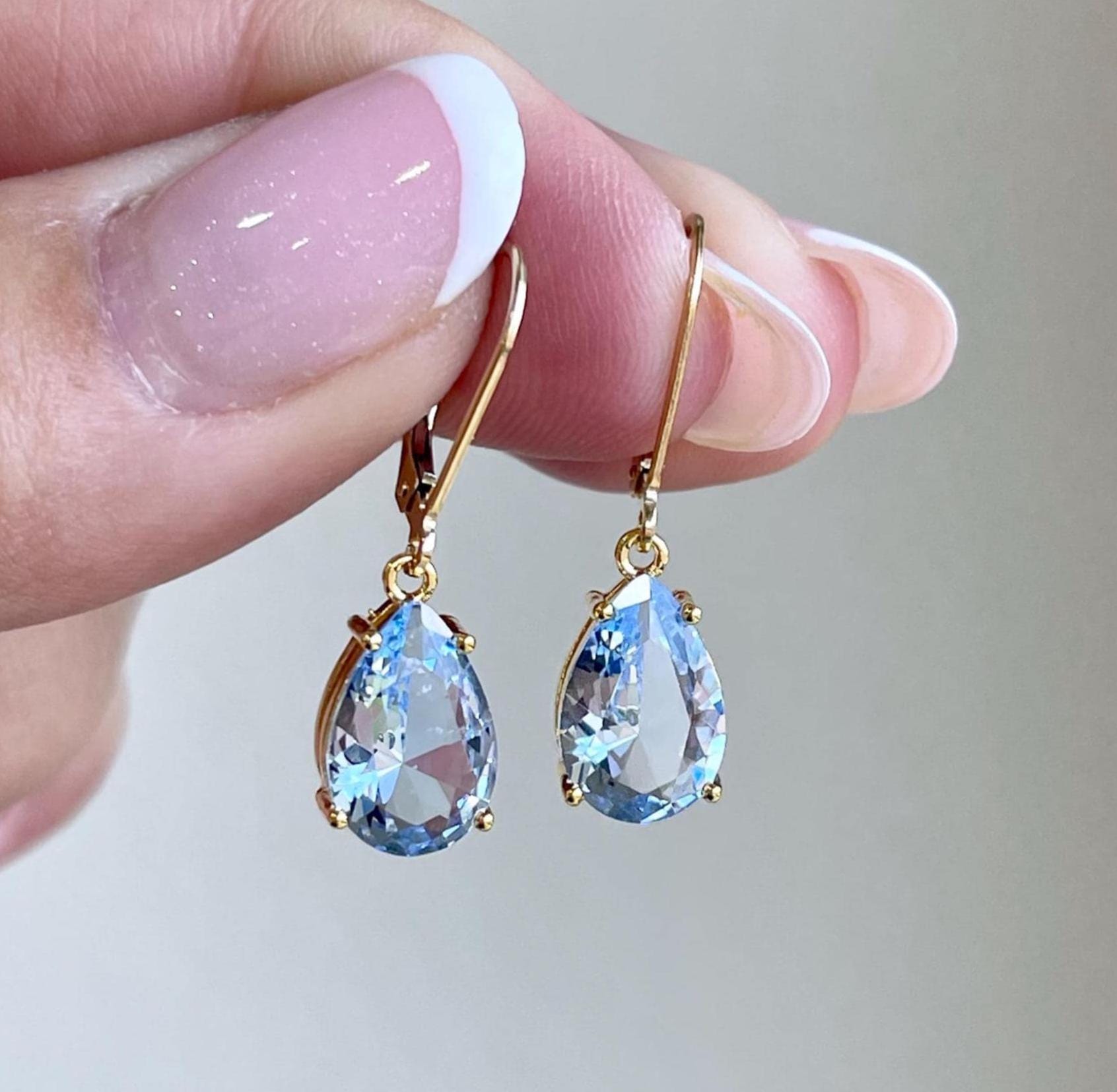 Boucles D'oreille élégantes 3 Rangées De Perles Turquoise AAA Avec Zircons Sur Acier Inoxydable