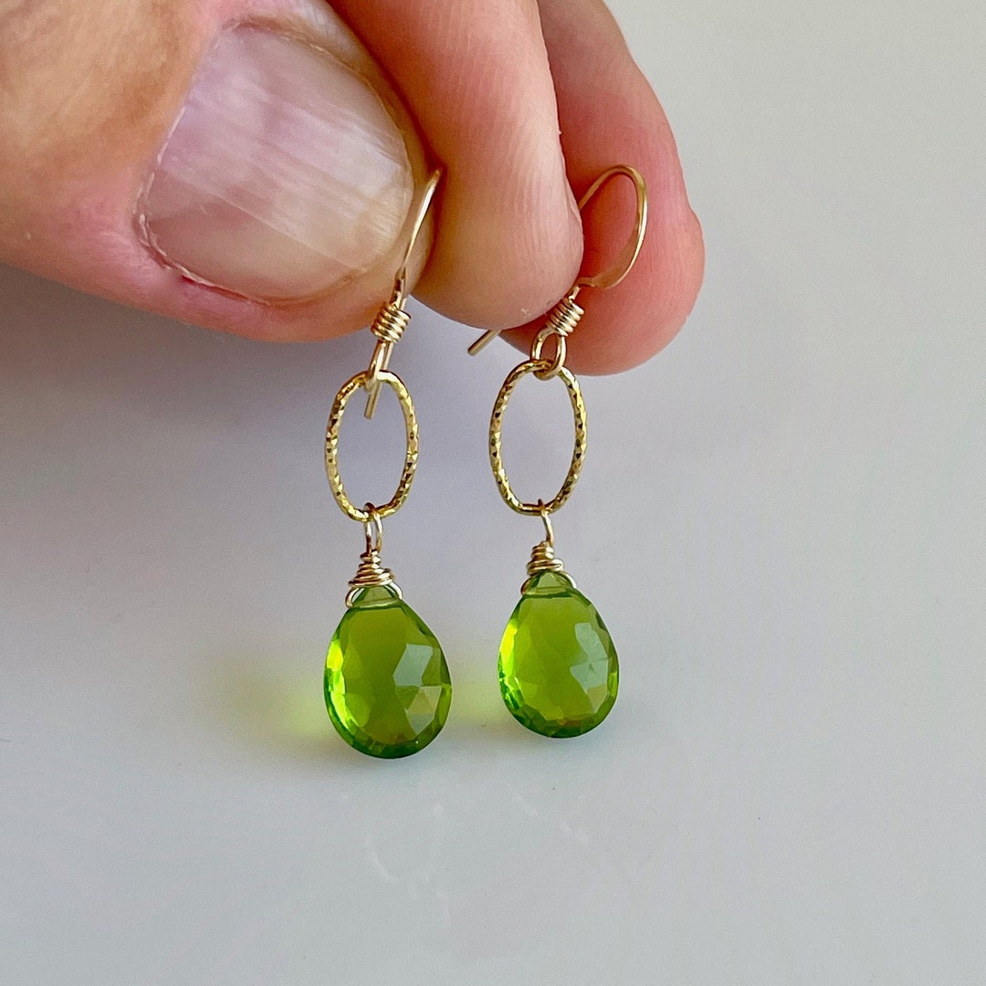 9ct Gold 5mm Green Peridot Stud Earrings – August Birthstone Gift In Presentation Box