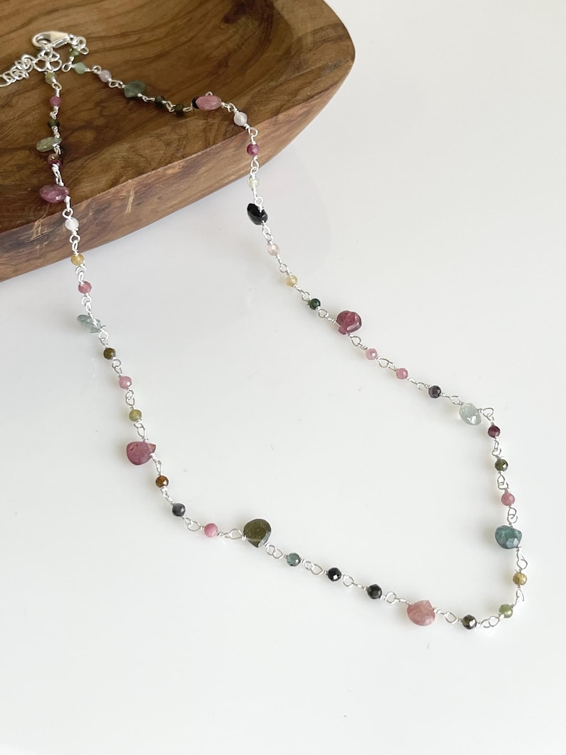 Watermelon Tourmaline Necklace, Multicolor Beaded Choker Gold or Silver, Wire wrapped Dainty Minimalist Necklace, October Birthstone Gift imagem 10