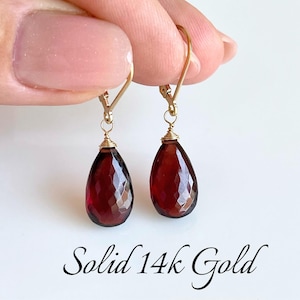 Pendientes de lágrima de granate, piedra de nacimiento de enero, oro macizo de 14 k, pendientes colgantes rojos en oro auténtico, joyería minimalista, pendientes para el día a día para mujer.
