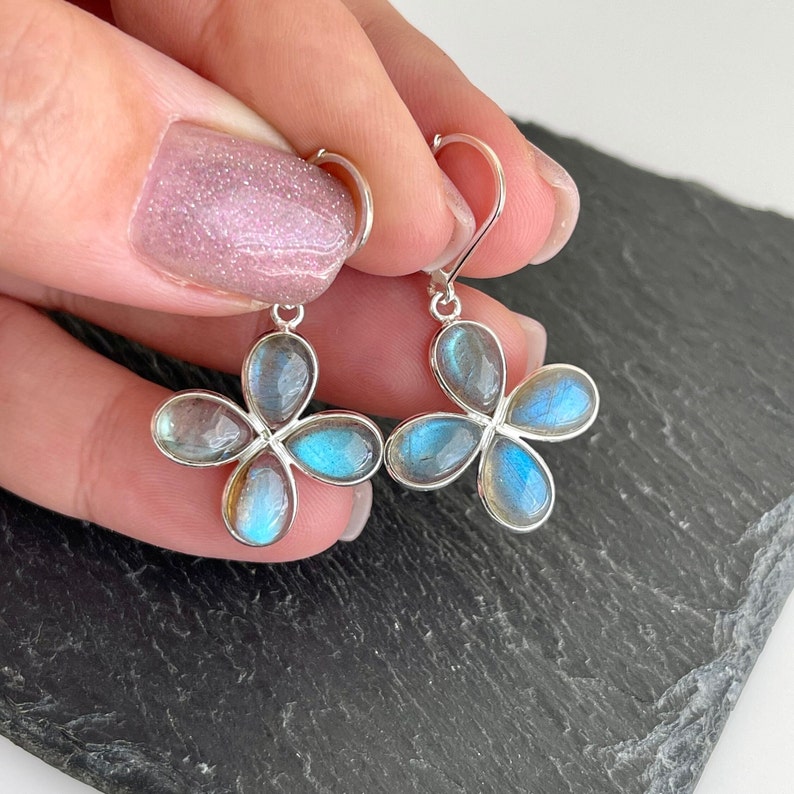 Labradorite Flower Earrings, Blue Flashy Labradorite Clover Bezeled Earrings in Gold or Silver, Floral Summer Light Jewelry for Mother's day Sterling Silver