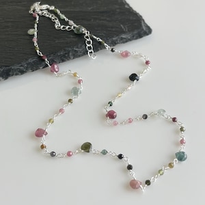 Watermelon Tourmaline Necklace, Multicolor Beaded Choker Gold or Silver, Wire wrapped Dainty Minimalist Necklace, October Birthstone Gift imagem 9