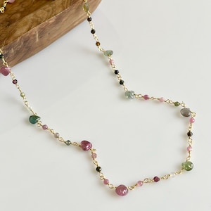 Watermelon Tourmaline Necklace, Multicolor Beaded Choker Gold or Silver, Wire wrapped Dainty Minimalist Necklace, October Birthstone Gift imagem 3
