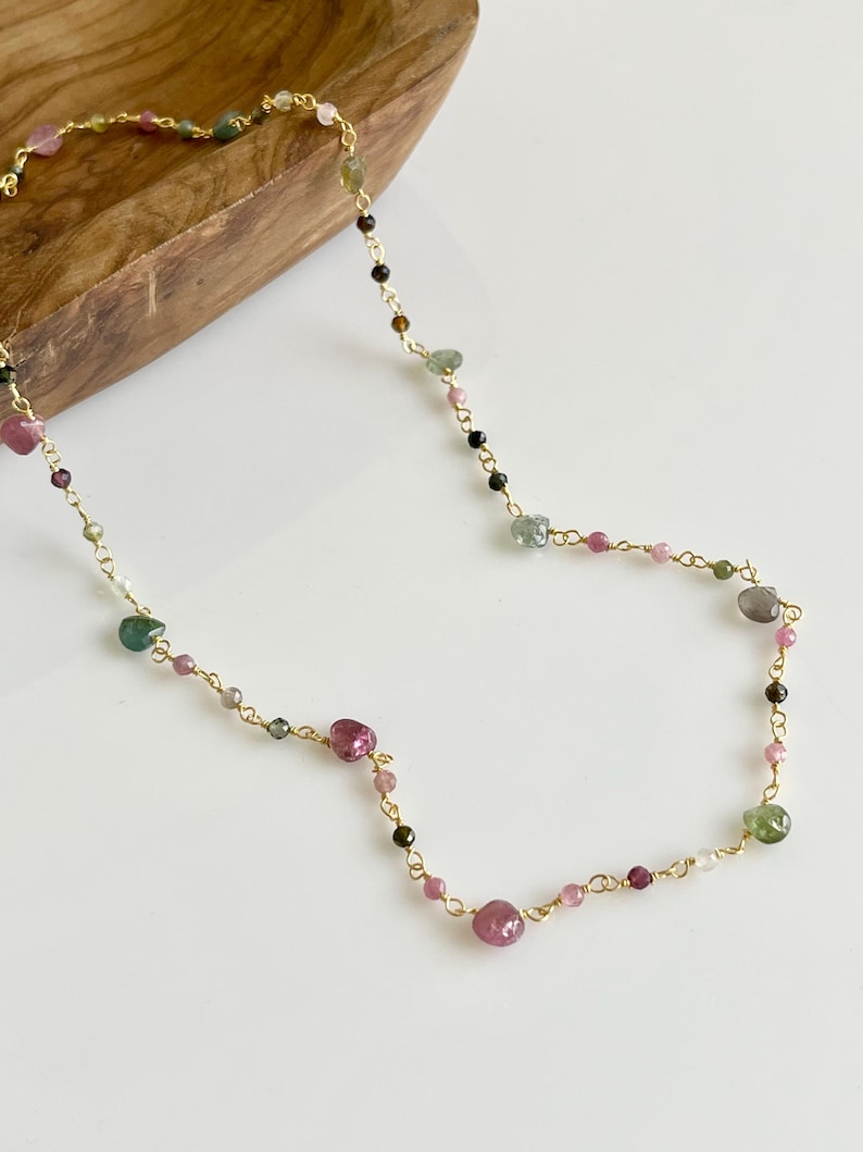 Watermelon Tourmaline Necklace, Multicolor Beaded Choker Gold or Silver, Wire wrapped Dainty Minimalist Necklace, October Birthstone Gift imagem 3