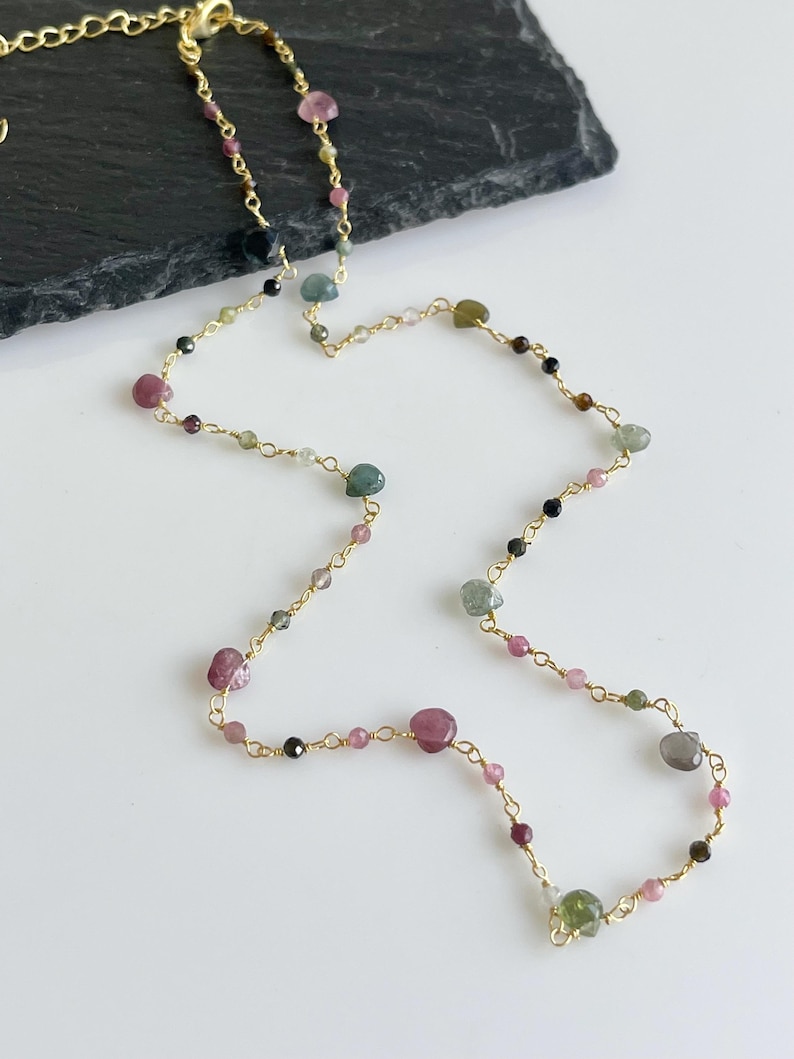 Watermelon Tourmaline Necklace, Multicolor Beaded Choker Gold or Silver, Wire wrapped Dainty Minimalist Necklace, October Birthstone Gift imagem 2