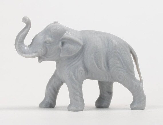Miniature Animals. 3 Small Grey Elephants Dolls House Miniatures 
