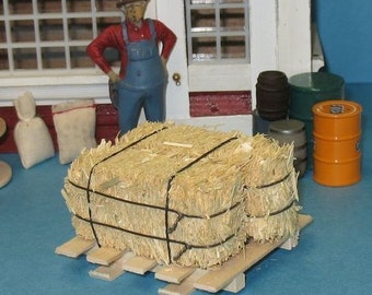 Hay Bales Large 2" with G Scale Pallet | Miniature Hay Bales Project Crafts | Diorama Miniature Decor - 101-0014