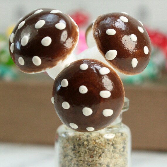 Set of 10-6-703-1200 Red Sun Cotton Mushrooms Large 1//2/"
