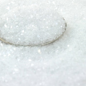 Brokat szklany Fusion Multigrain | Biały brokat niemiecki | Tworzenie kartek | Scrapbooking | Sztuka żywiczna | Zdobienie paznokci - 311-7090-WH