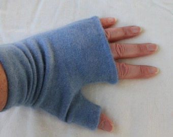 Gants sans doigts en cachemire bleu léger