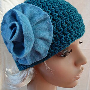 Turquoise Crocheted Hat With Light Blue Felted Wool Flower  display picture 3