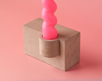 Beton-Kerzenhalter – Minimalistische Geometrische Wohndeko – Handgefertigtes Modernes Deko-Objekt für Stabkerzen – Mit Filzunterlage