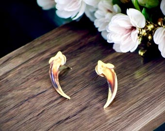 Sterling Silver Witchy Claw Stud Earrings – Gothic Animal Jewelry, Dark Academia Gift Renassiance