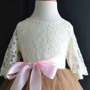 Chemisier en dentelle Ivoire filles, blouse de dentelle Ivoire, blouse filles, chemise de filles, chemisier crème, chemise dentelle Ivoire