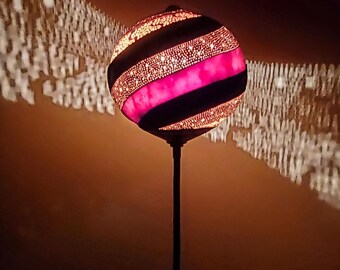 Sculpted light fixture for a calming atmosphere