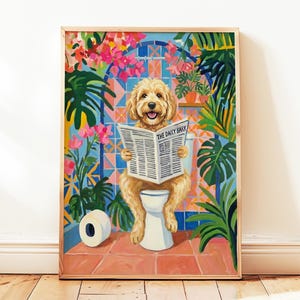 Blond Cockapoo-hund på toaletten Rolig väggkonsttryck i Matisse-stil