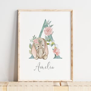 Impression de nom de fille personnalisée initiale mignonne, cadeau pour nouveau bébé, bienvenue dans le monde, cadeau de baptême, impression de nom de fille, impression de chambre de bébé de filles