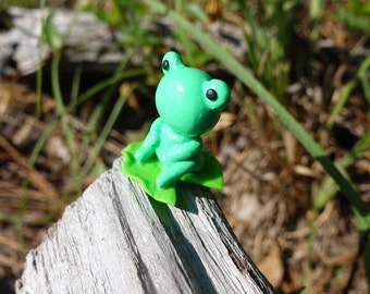 Polymer Clay Sitting Frog on Lilypad, Desk Friend, Handmade Clay Totem, Clay Sculpture
