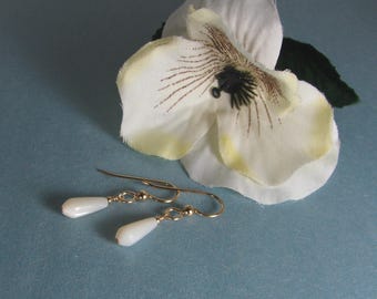 Mother-of-Pearl Teardrop and Gold Earrings