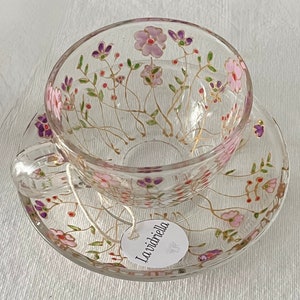 Taza / mug Flores con plato de vidrio pintada a mano con pintura vitral - La Vidriela. Taza de té, taza de café