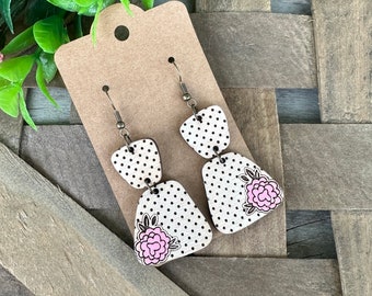 Boucles d'Oreilles Gravées Fleur à Pois en Bois