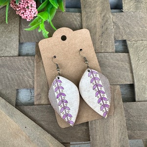 Pendientes Madera Lágrima Follaje y Raya Vertical
