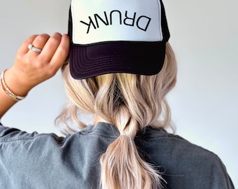 Divertente cappello da camionista estivo ubriaco. Cappello da baseball ubriaco sottosopra. Cappello da camionista per capelli da spiaggia. Regalo per lei. Regalo per lui.