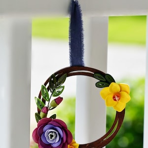 Quilled Floral Wreath: Handmade Paper Rose & Daffodil Window Decor