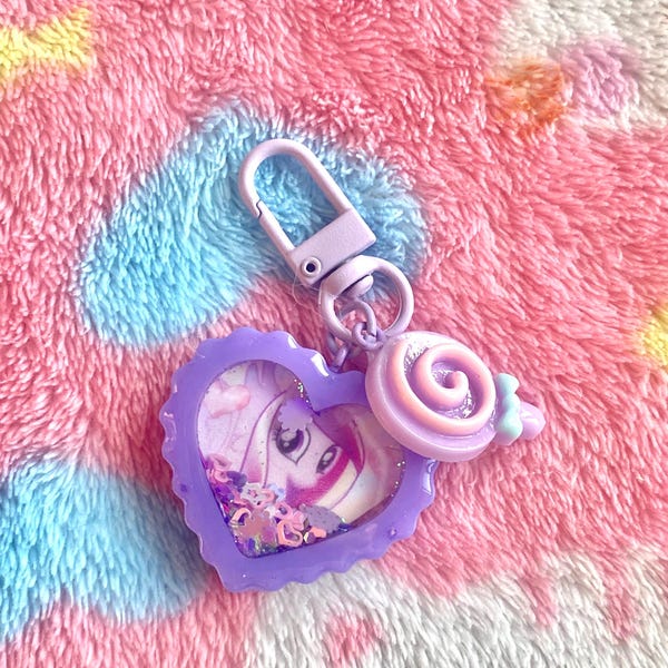 Small princess cadence shaker charm